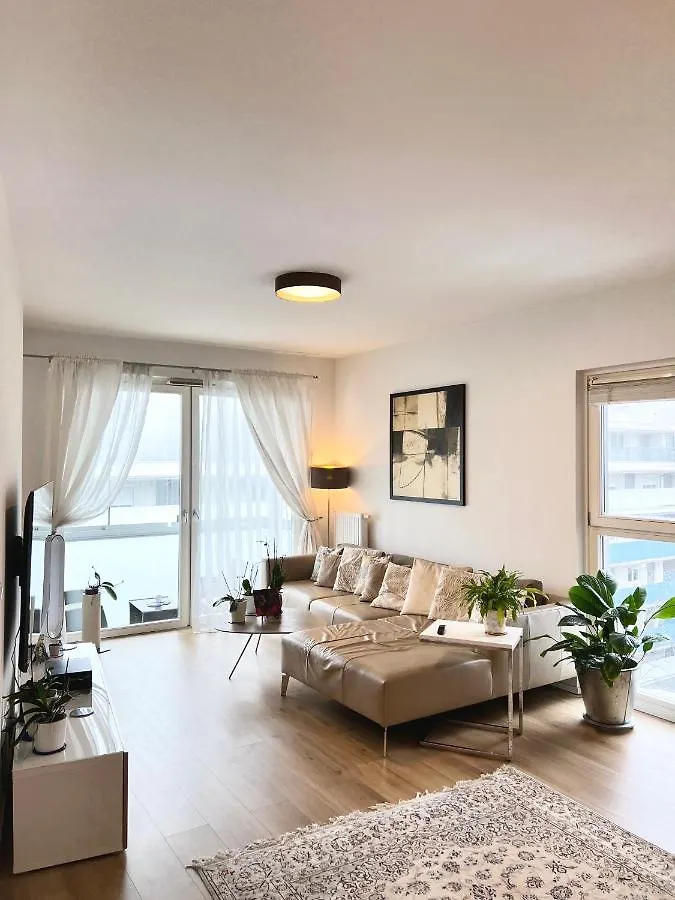 Apartment Danube Central Penthouse 3 Bed 90 M2 With Balcony Vienna
