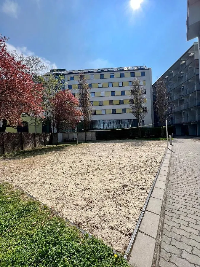 Danube Central Penthouse 3 Bed 90 M2 With Balcony Vienna